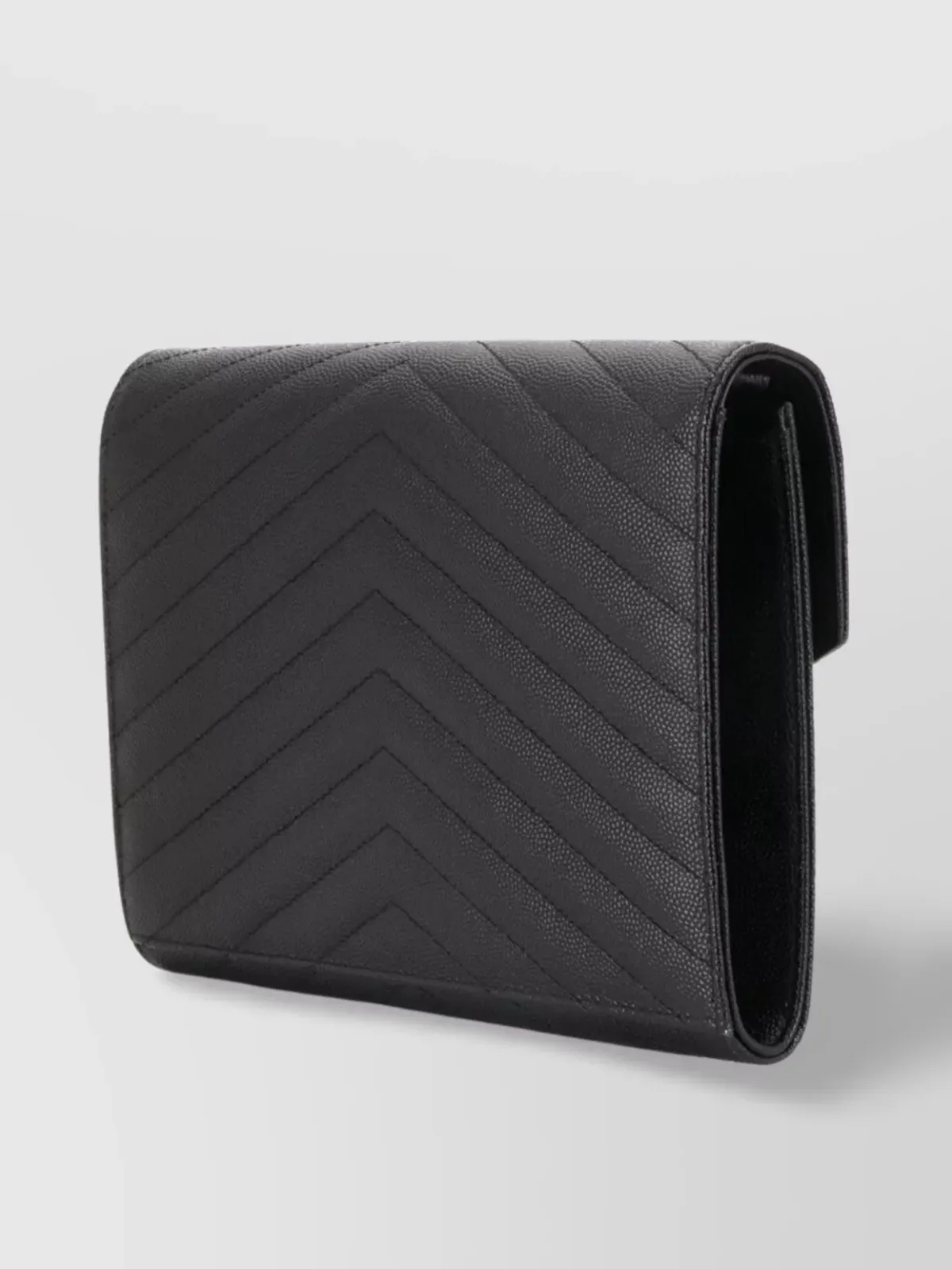 Pochette a busta Saint Laurent Cassandre in vitello nero trapuntato a chevron, trapuntatura a chevron vista di lato