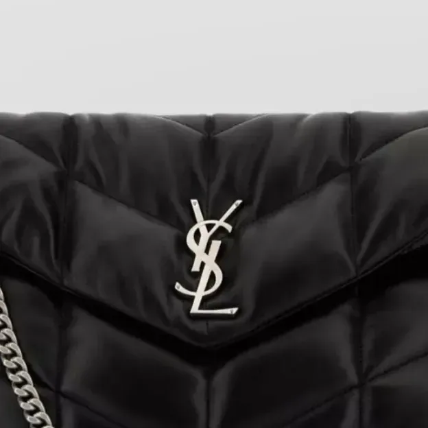 Saint Laurent Puffer Medium in Schwarz, Detail