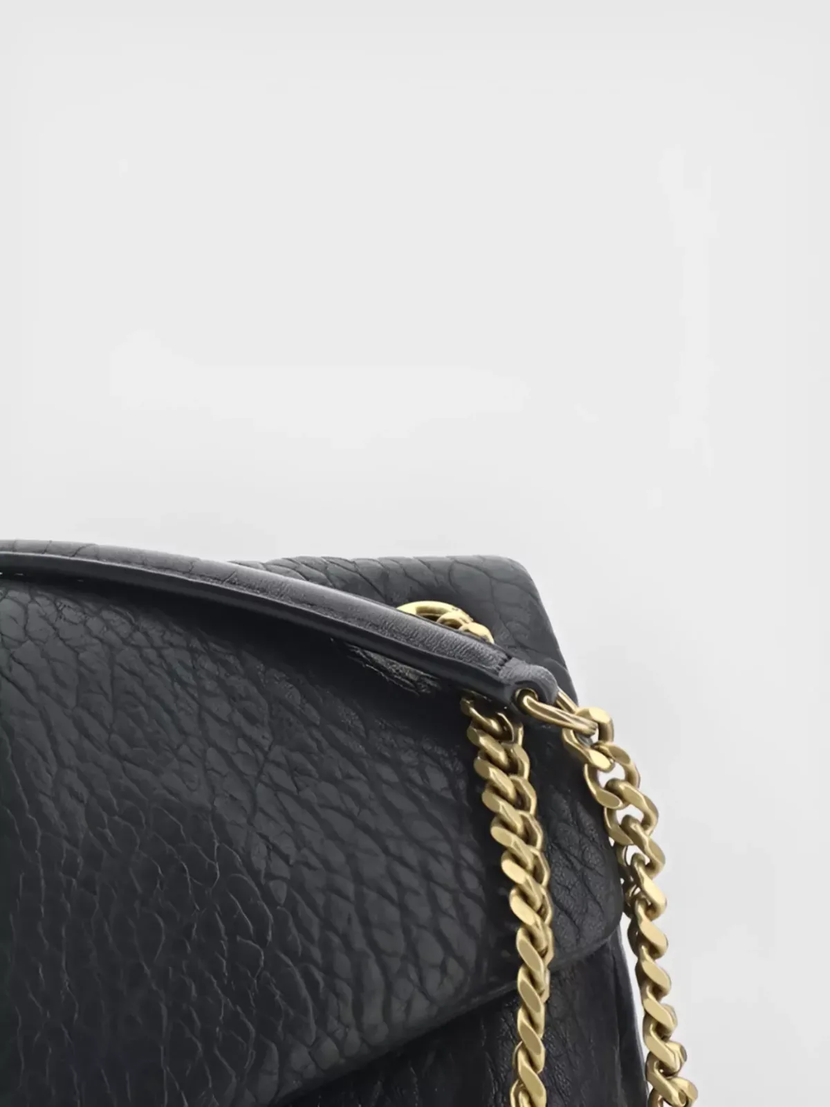 Saint Laurent Calypso Medium in Schwarz, Foto 4