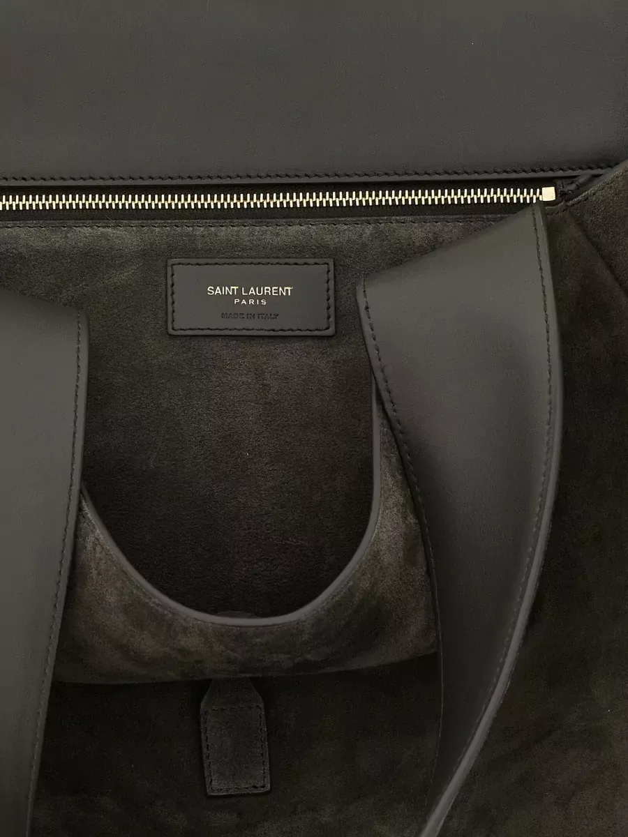 Saint Laurent Le 5 à 7 Bea باللون الرمادي، صورة 4