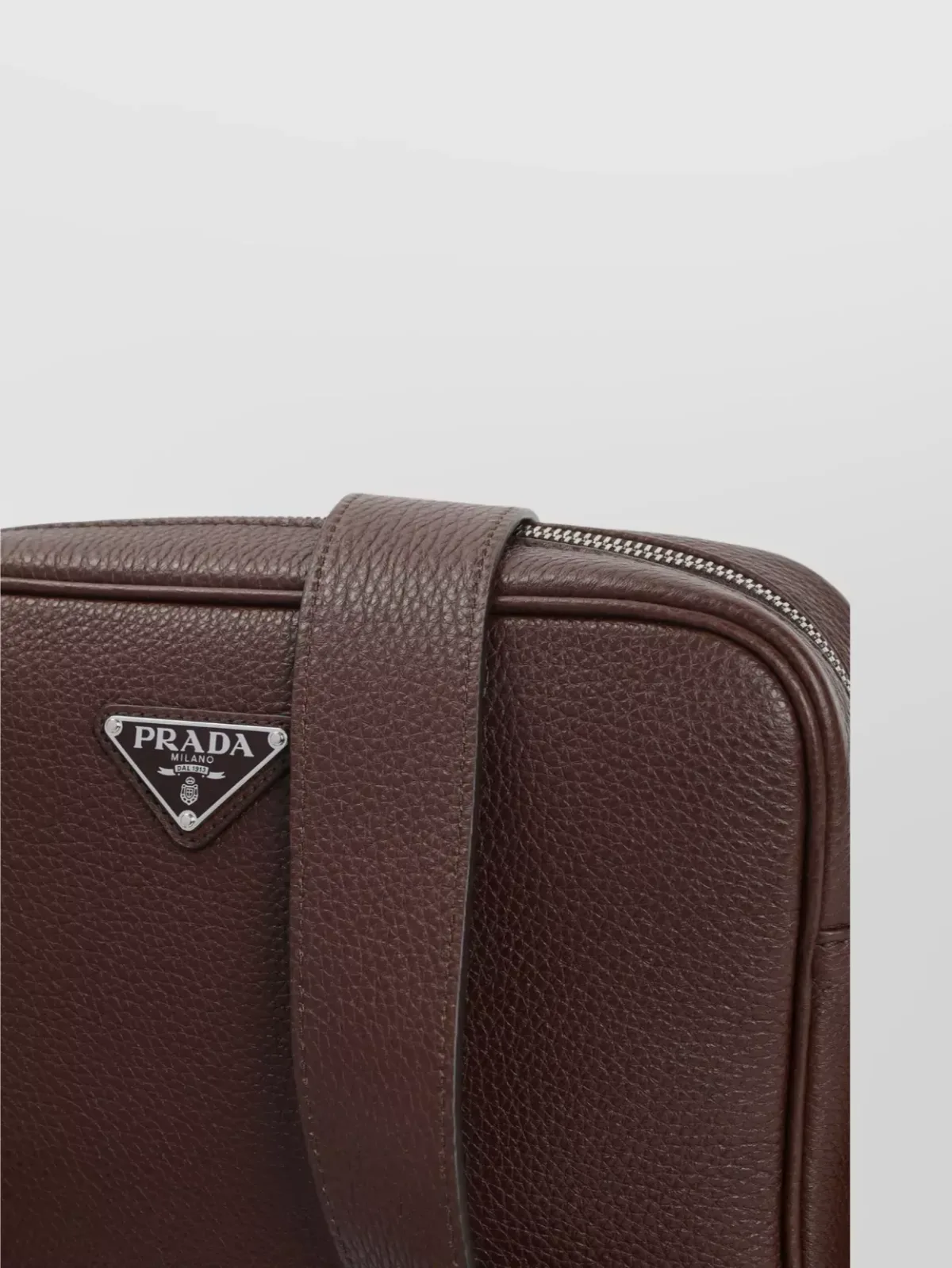 Prada Triangle Cross-Body Bag in marrone, foto 3