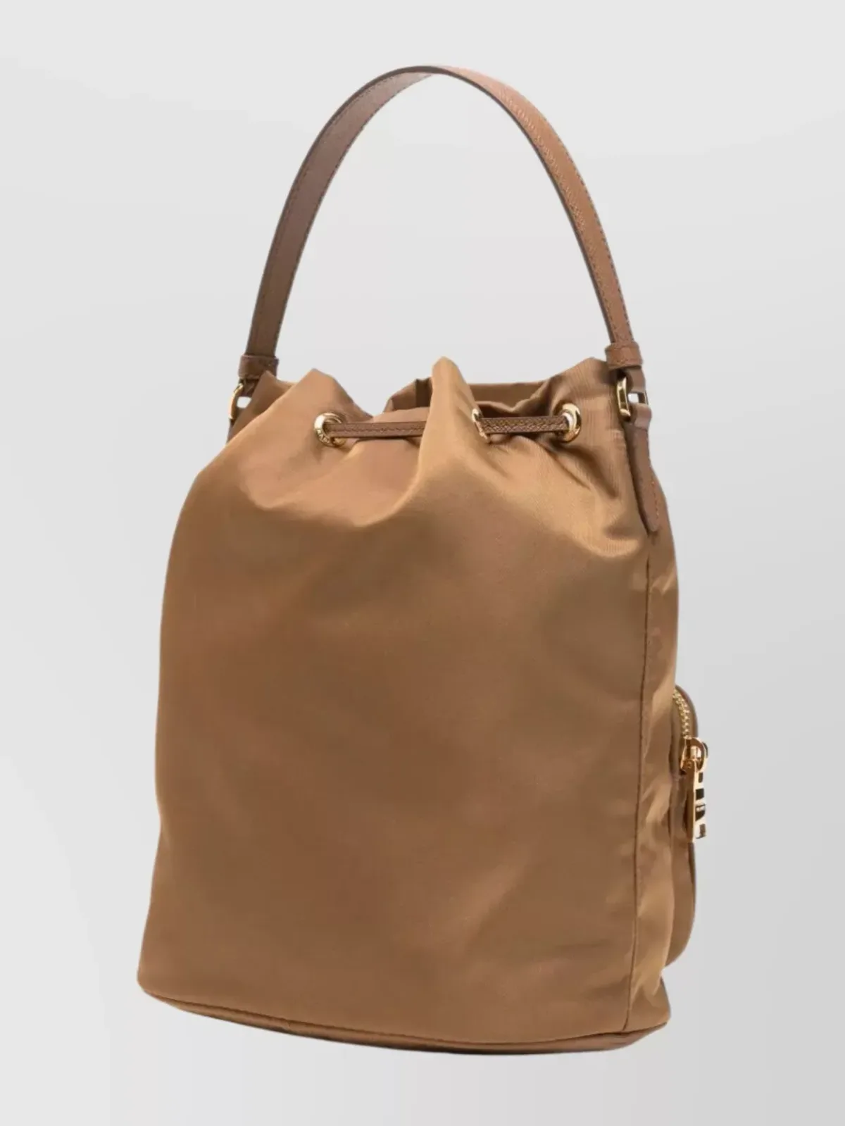 Prada Re-Nylon Bucket Bag in Braun, Foto 3