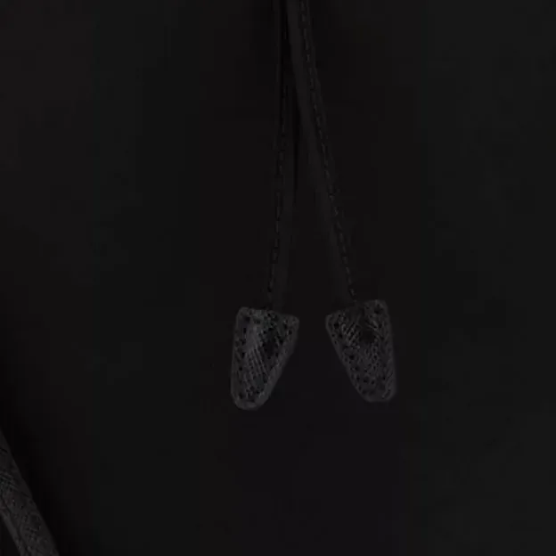 Borsa a secchiello Prada Re-Nylon in nero, dettaglio