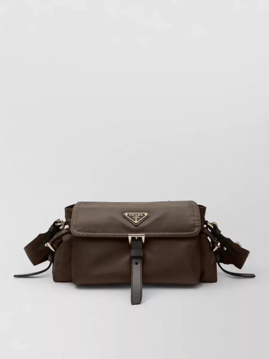 Prada Flap Shoulder Bag in Braun, Foto 1