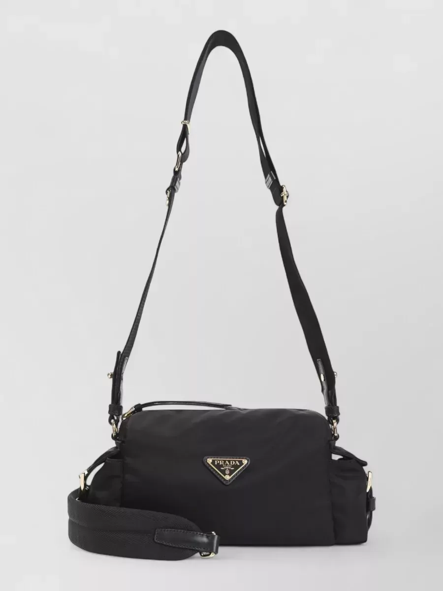 Prada Explore Small in Schwarz, Foto 2