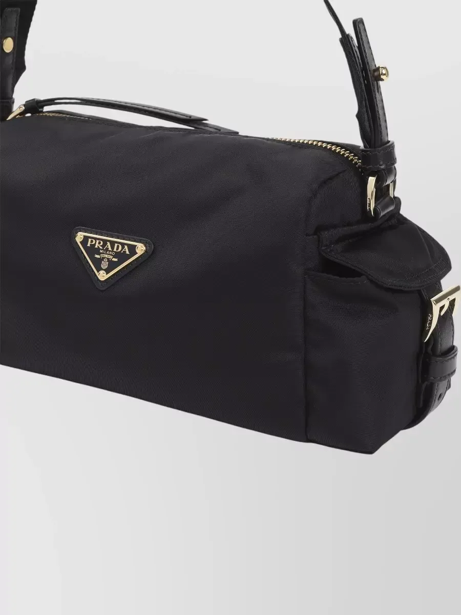 Prada Explore Small in Schwarz, Foto 4