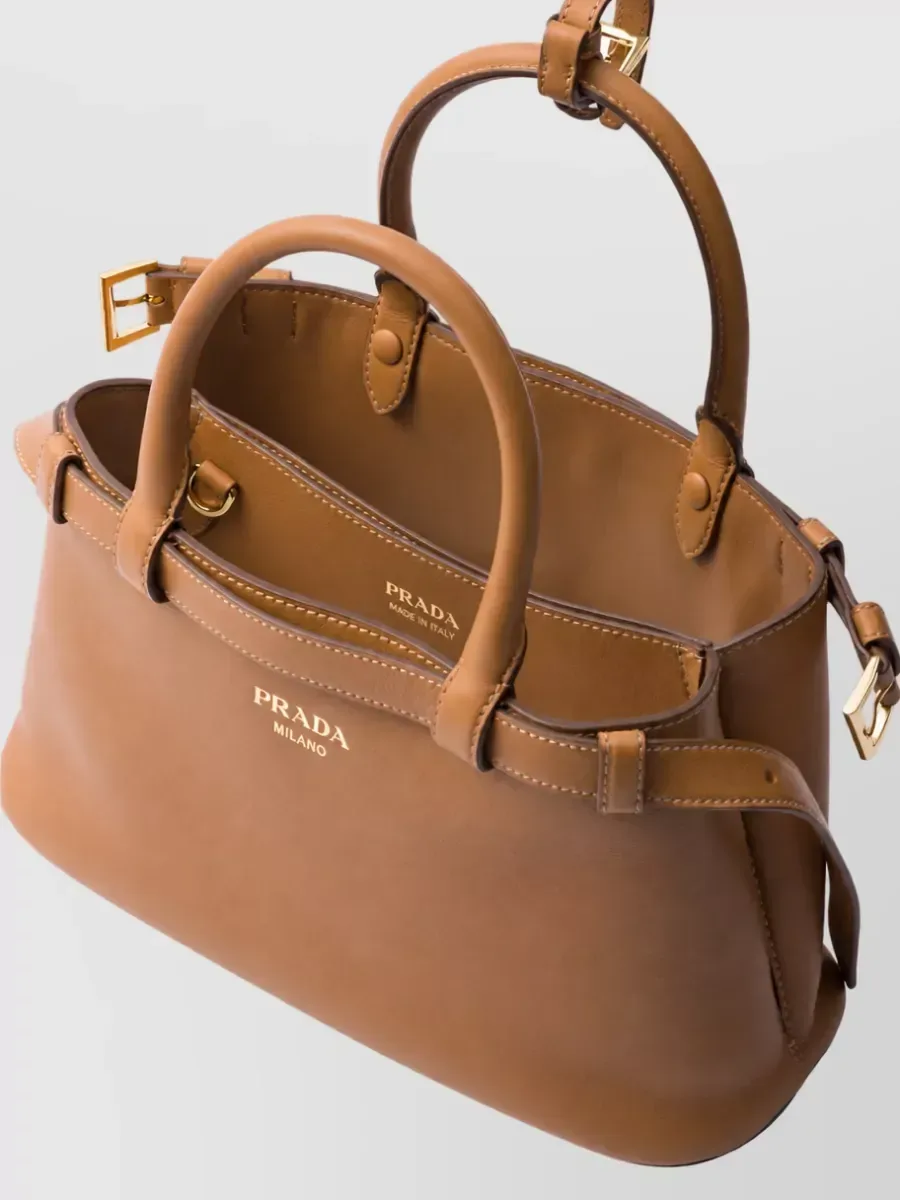 Prada Soft Small Belted Schultertasche in Braun, Foto 4