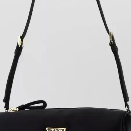 Borsa a spalla Prada Triangle Mini in nero, dettaglio