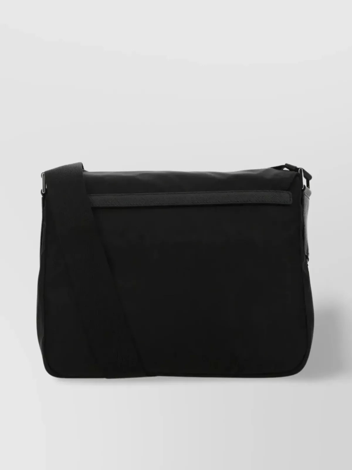 Prada Explore Medium in Schwarz, Foto 2