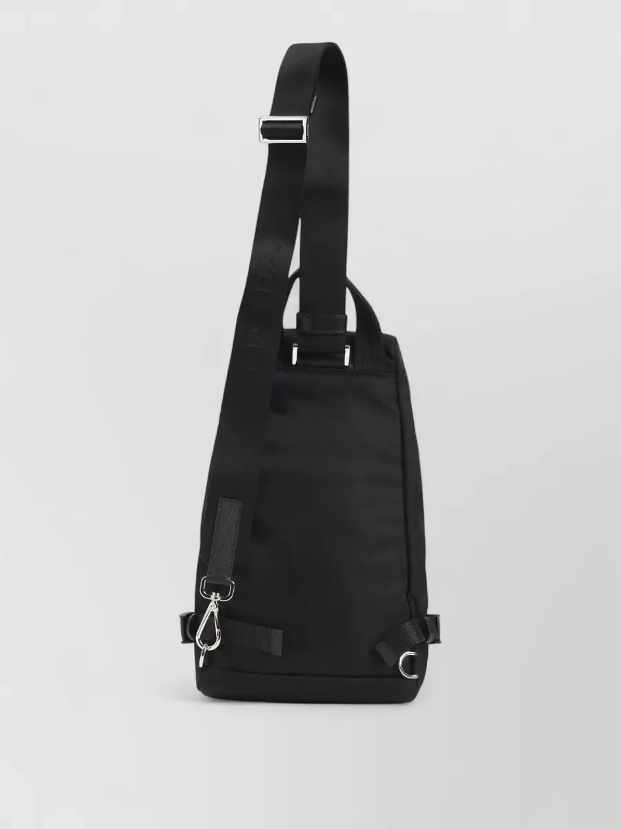 Prada Triangle Rucksack für eine Schulter in Schwarz, Foto 2
