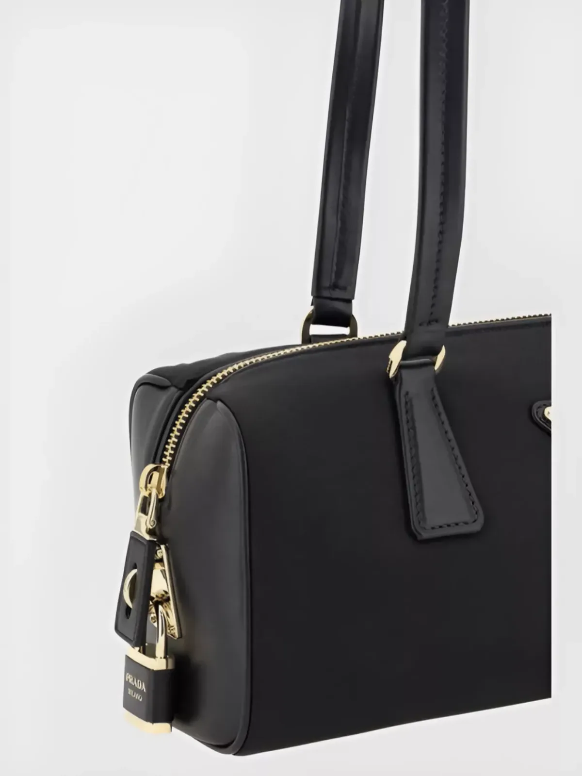 Prada Re-Edition Medium in Schwarz, Foto 4
