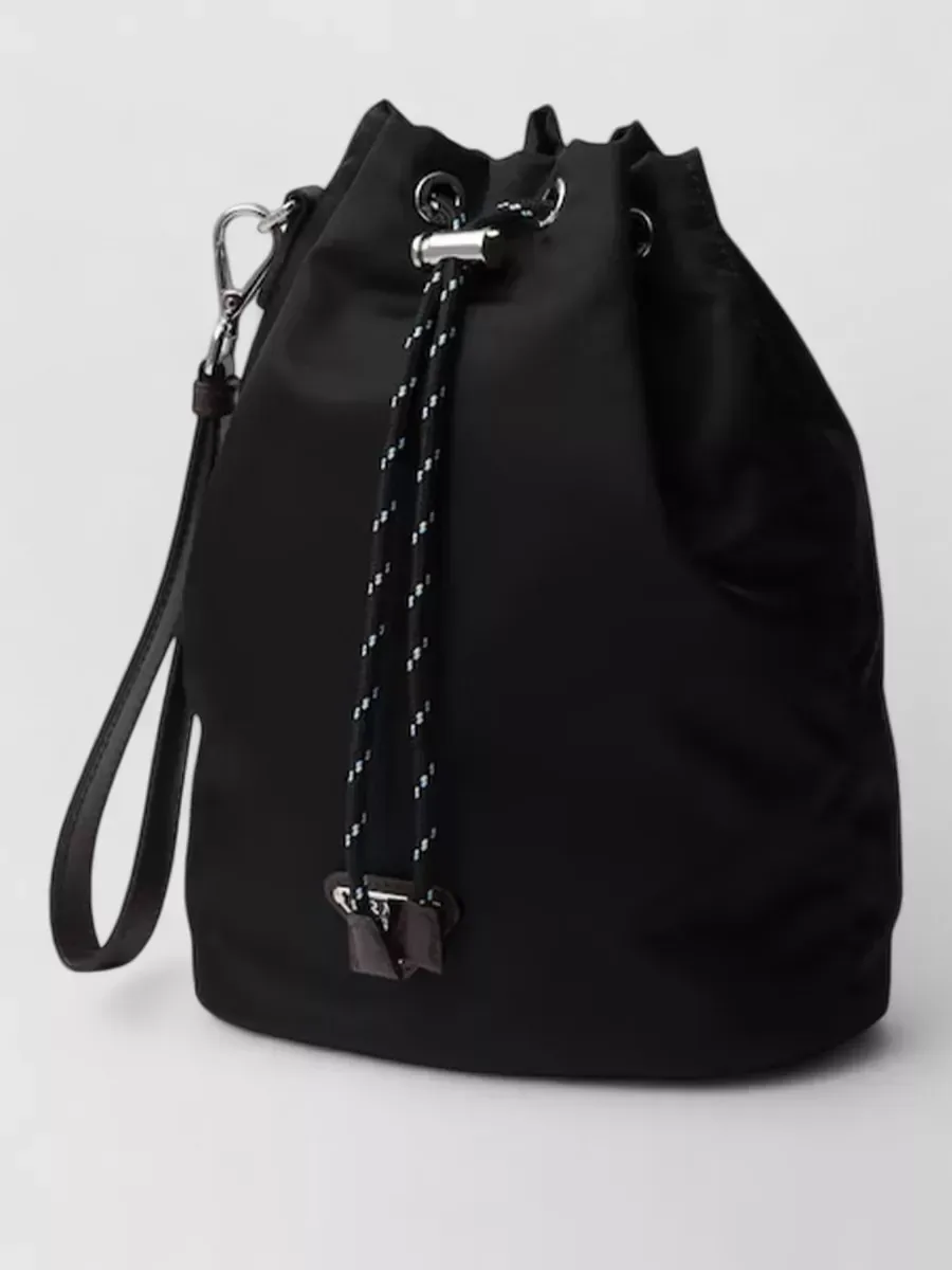 Mala bucket Prada Re-Nylon em preto, foto 3