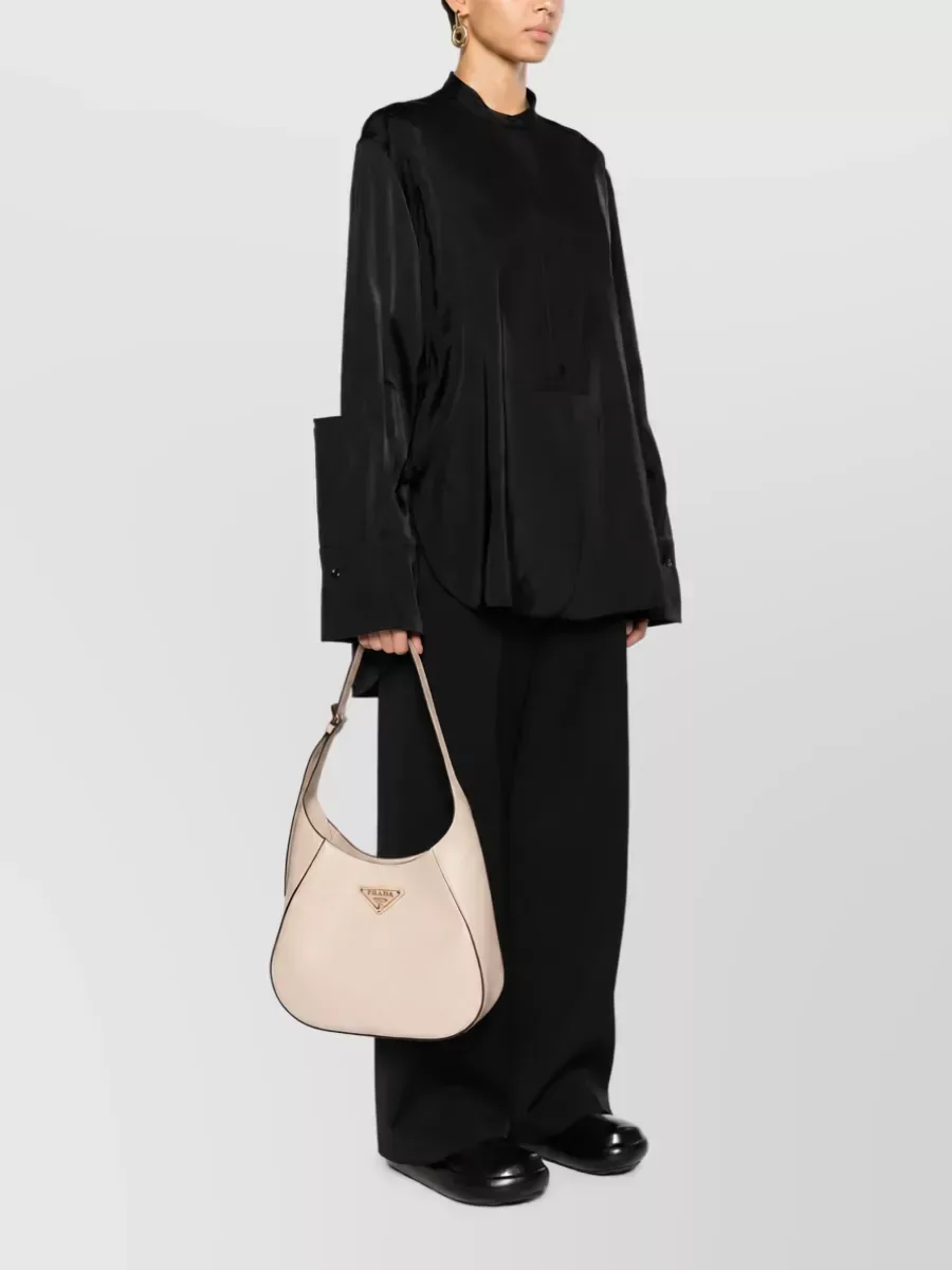Prada Triangle Schultertasche in Beige, Foto 2