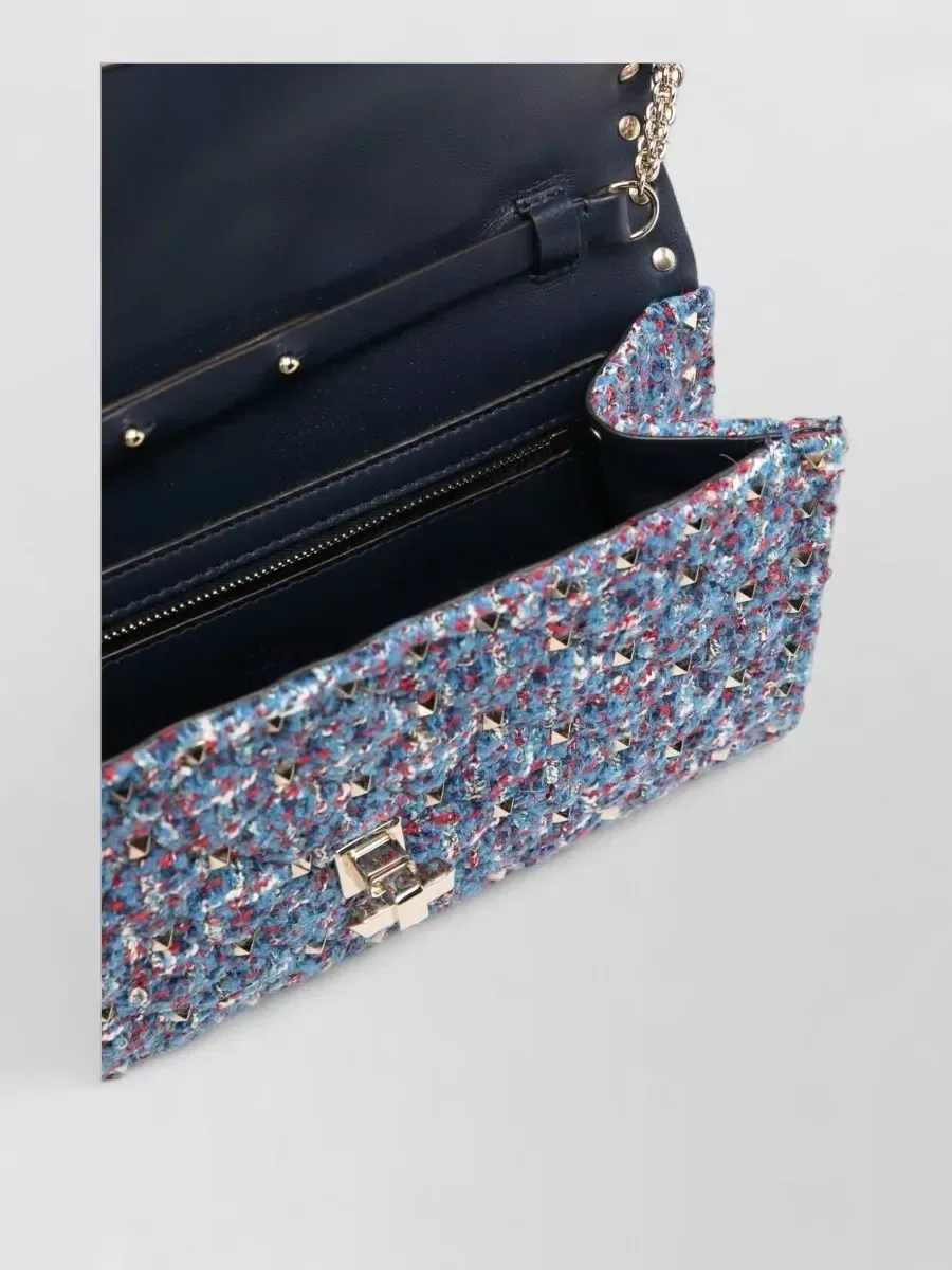 Valentino Garavani Rockstud Spike Clutch باللون أزرق فاتح، صورة 3