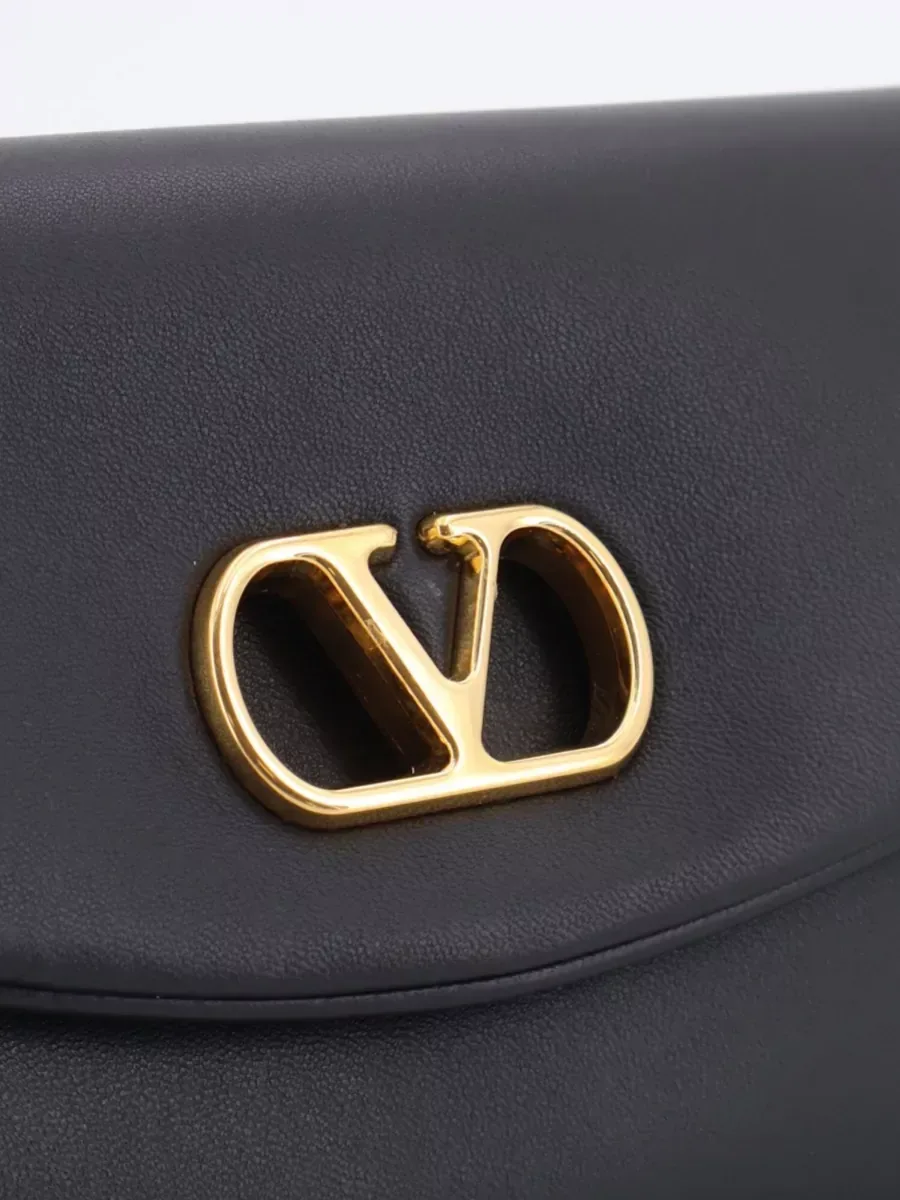 Valentino Garavani DeVain Small in Schwarz, Foto 4