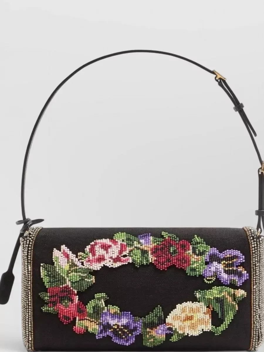 Valentino Garavani DeVain Small in Schwarz, Foto 4