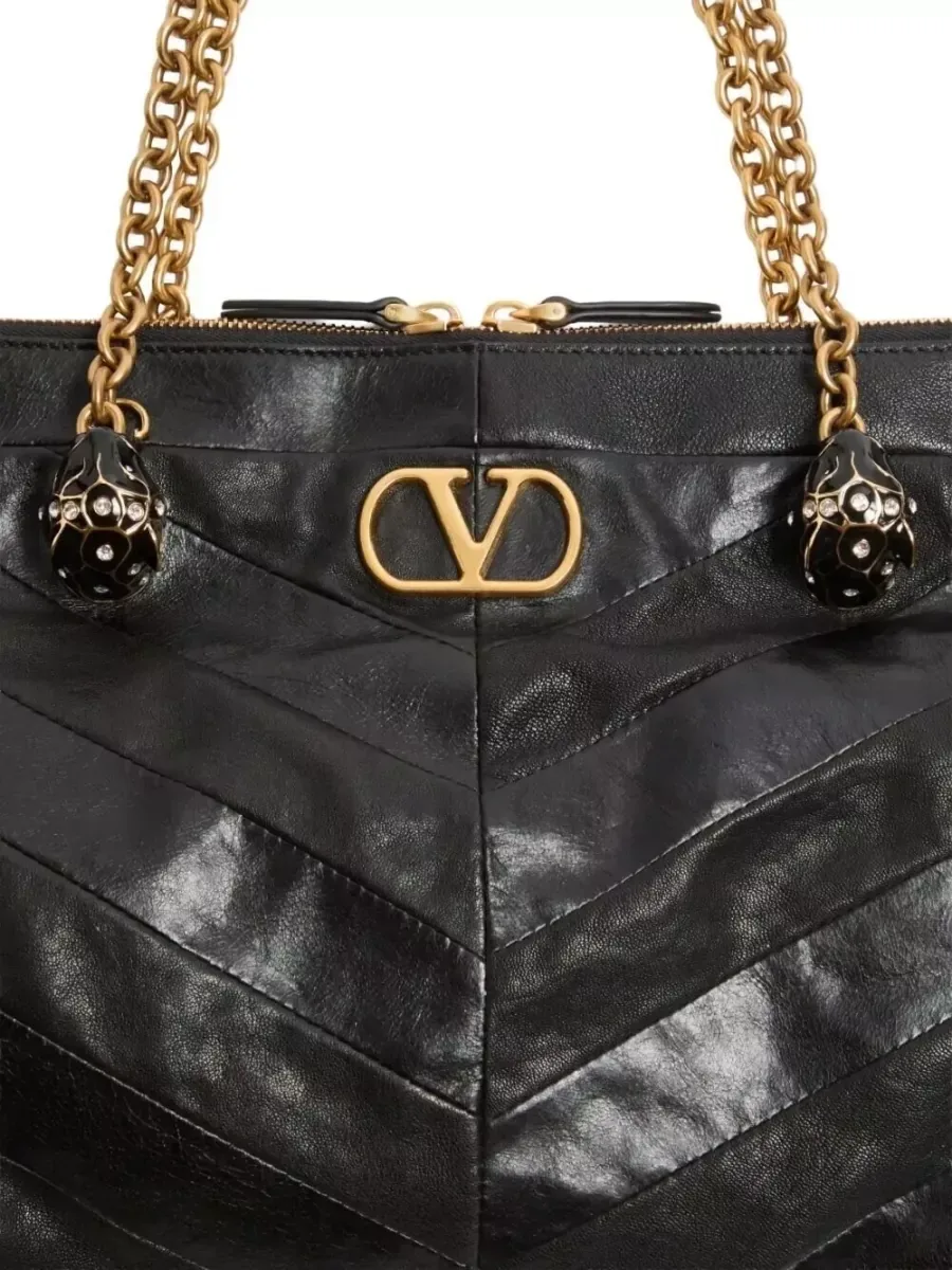 Valentino Garavani Panthea Medium in Schwarz, Foto 4