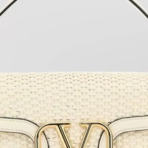 Valentino Garavani Alltime in Beige, detail