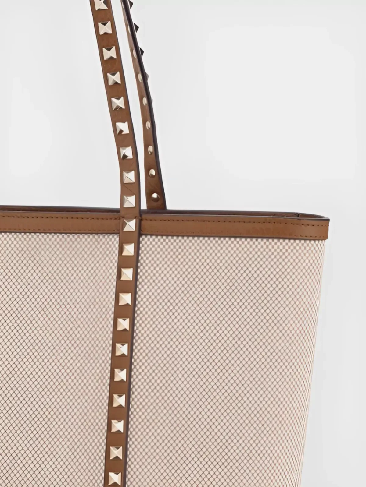 Valentino Garavani Rockstud Spike Canvas em bege, foto 3
