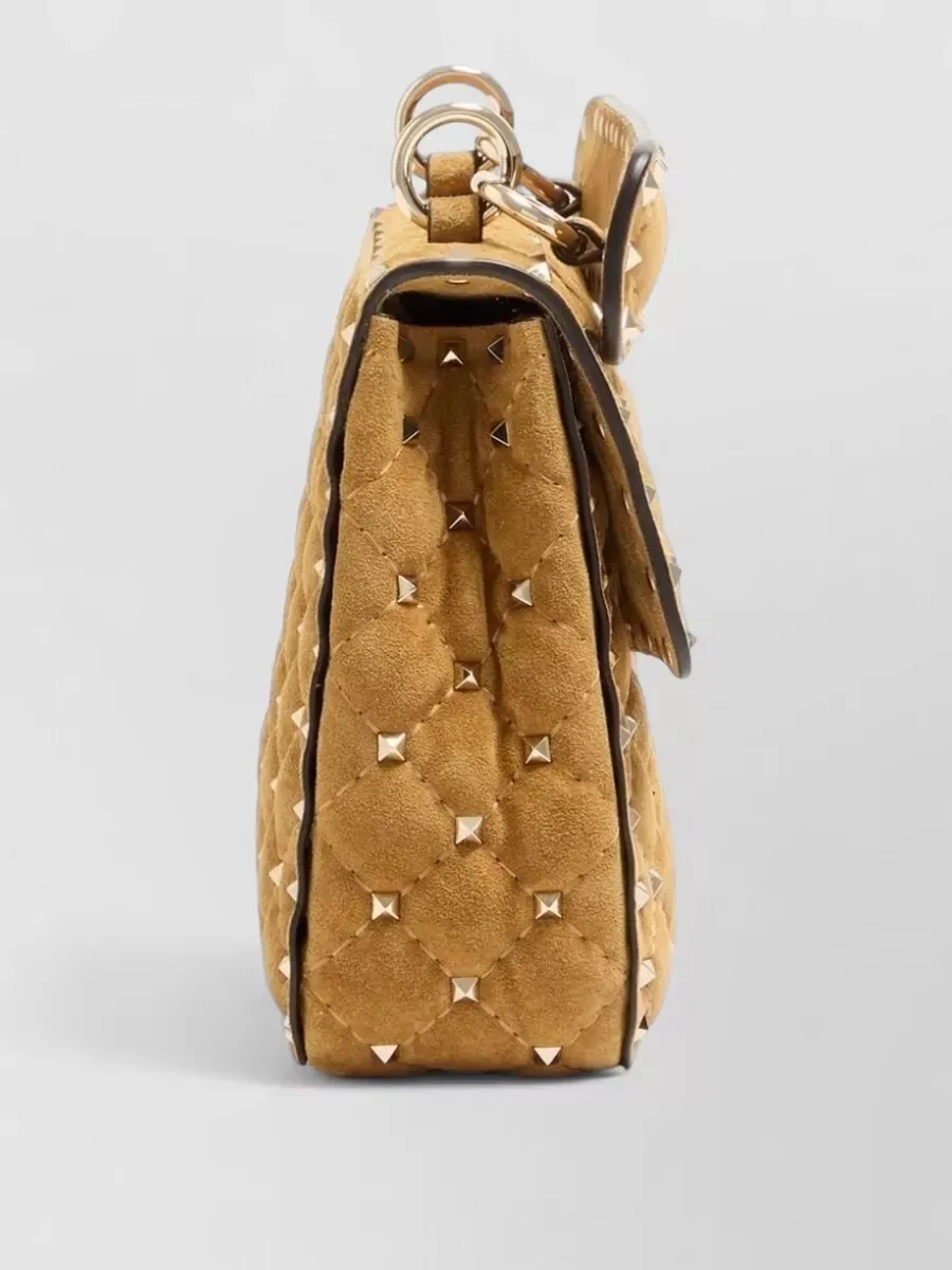 Pochette Valentino Garavani Rockstud Spike Medium trapuntata in marrone, foto 4