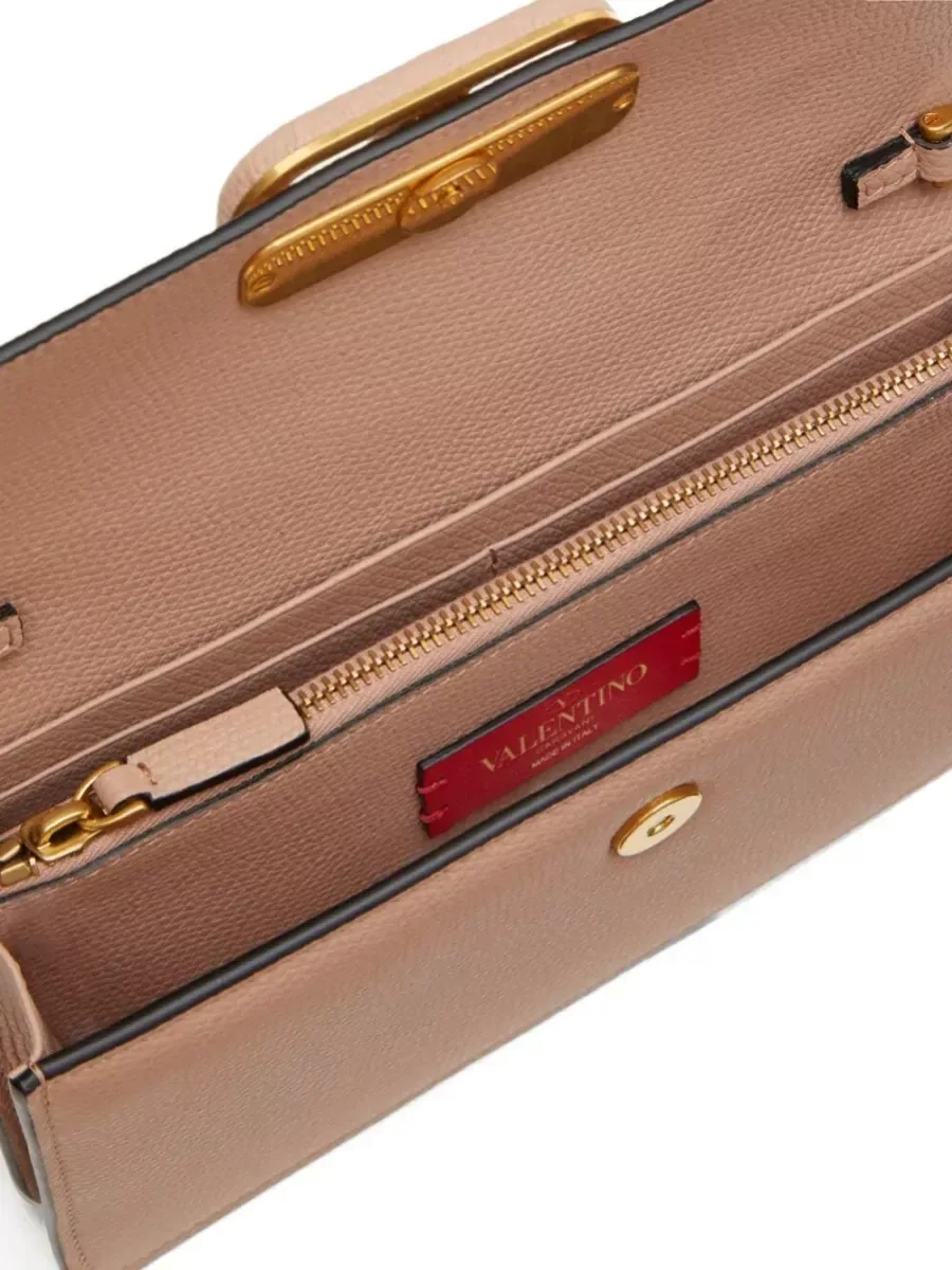 Valentino Garavani VLogo Signature Chain Wallet en rosa, foto 4
