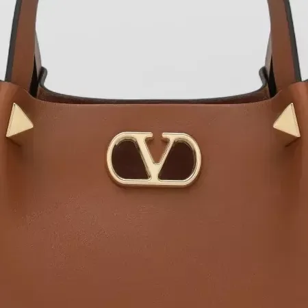 Valentino Garavani Rockstud Spike in Brown, detail