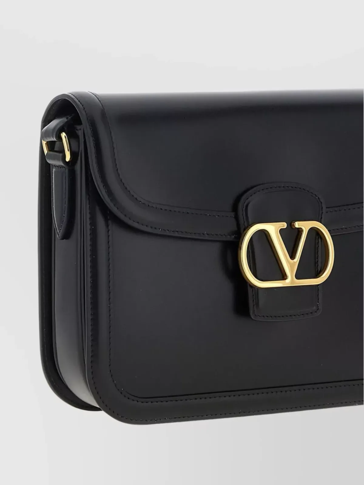 Valentino Garavani Flap Shoulder Bag in Black, photo 2