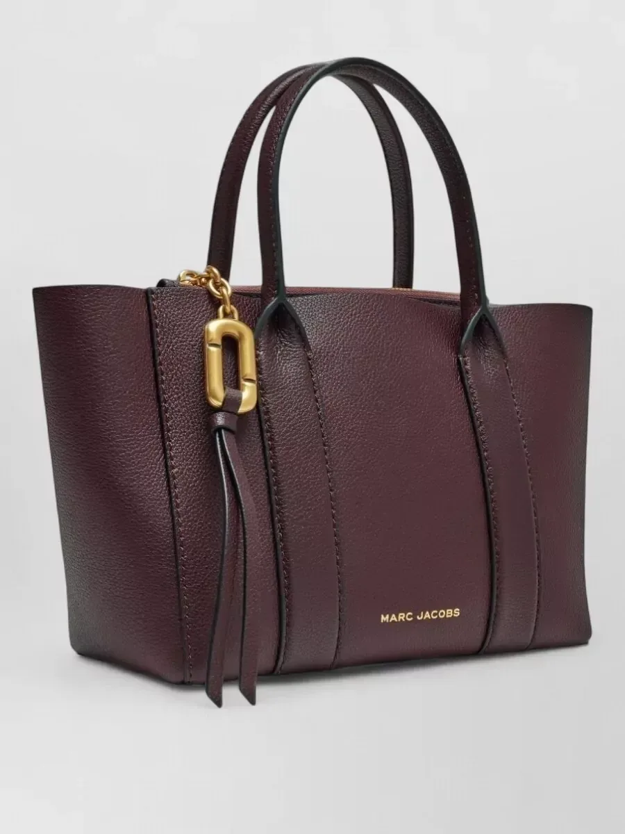 Marc Jacobs Small Pebble Leather Tote باللون العنابي، صورة 1