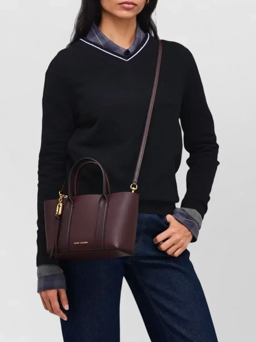 Marc Jacobs Small Pebble Leather Tote باللون العنابي، صورة 2