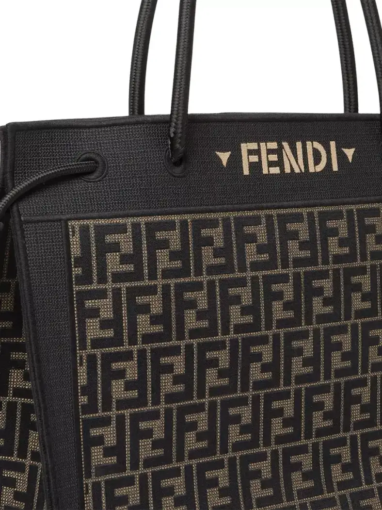 Fendi Large Logo Embroidered Tote in Black, photo 4