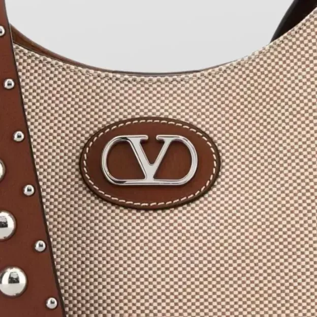 Valentino Garavani VLogo Signature Crossbody in Brown, detail