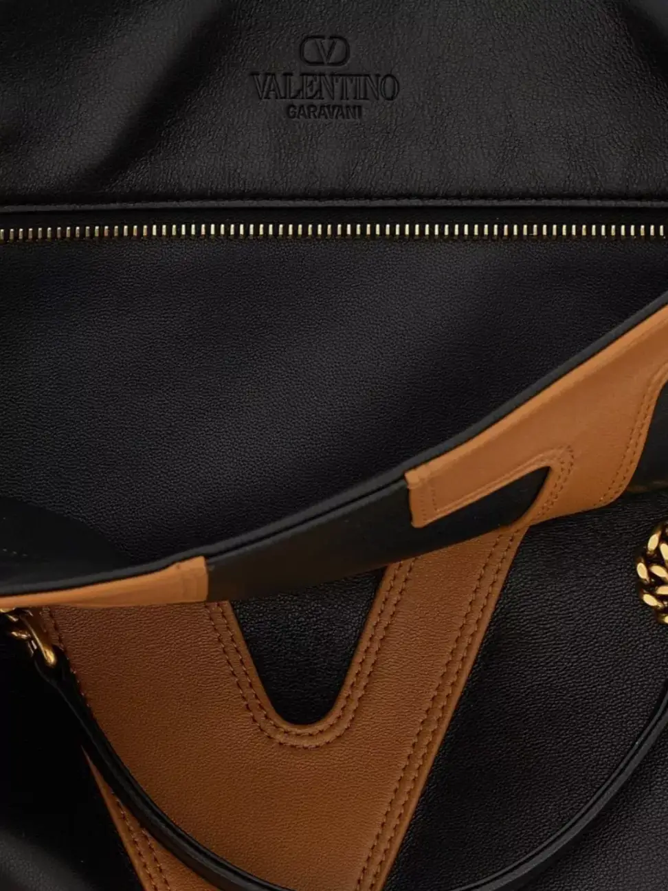 Valentino Garavani Viva Superstar Medium in Black, photo 3
