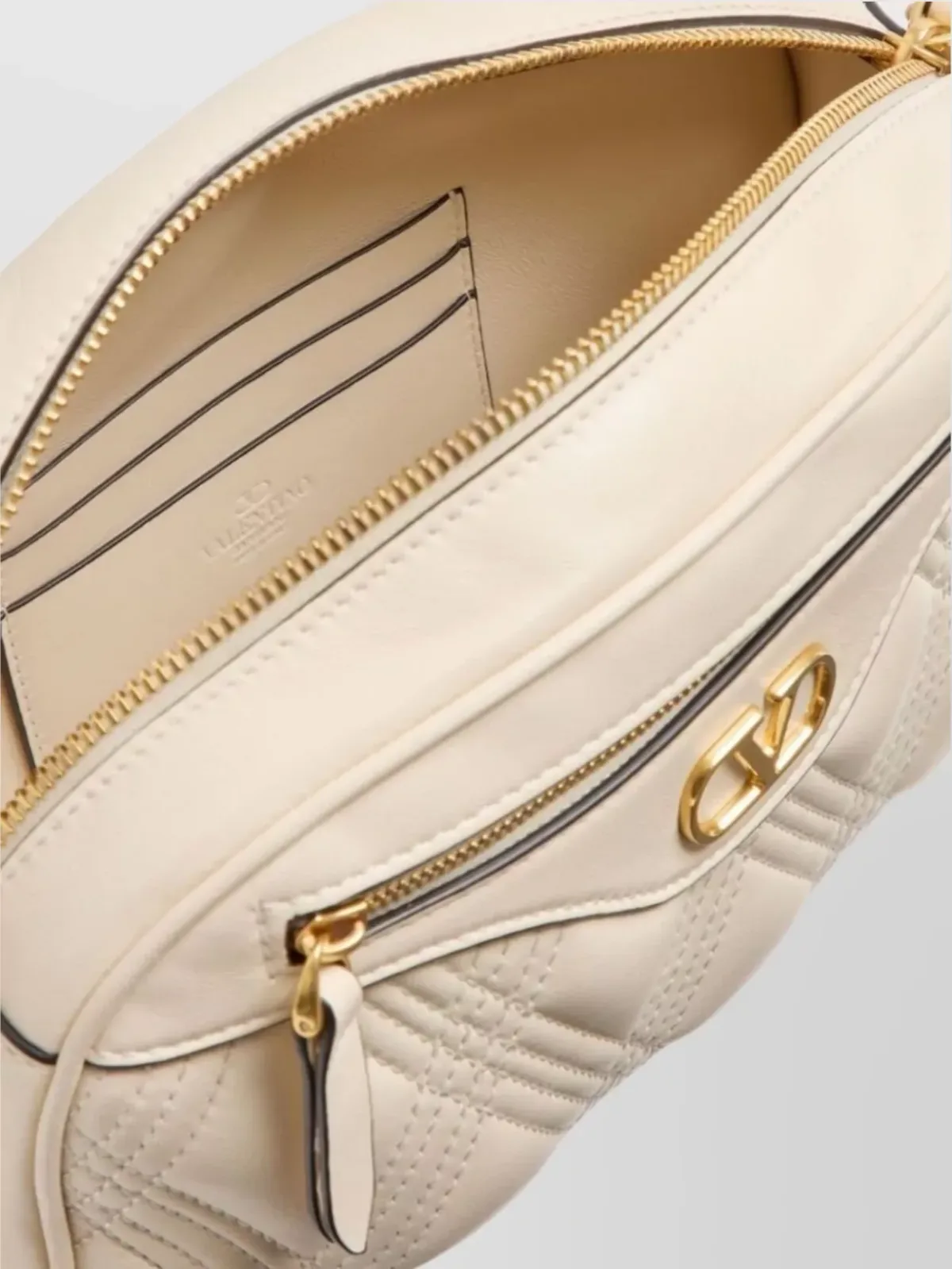Valentino Garavani Quilted Camera Bag in Beige, photo 4