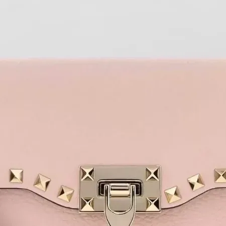 Valentino Garavani Rockstud Spike in Pink, detail