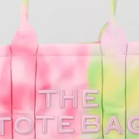 Marc Jacobs The Tote Bag Medium in Rosa, Detail