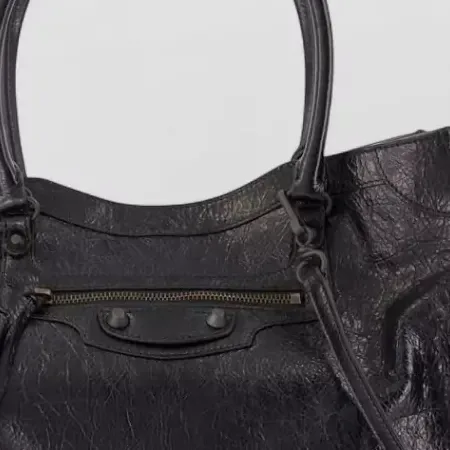 Сумка-тоут Balenciaga Le City Small чёрного цвета, деталь