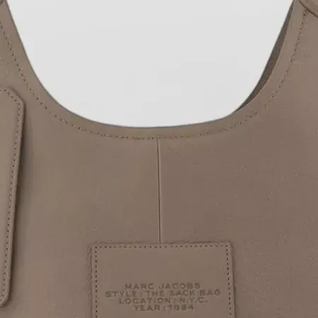 Marc Jacobs The Belted Sack in Taupe, Detail