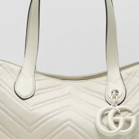 Gucci GG Marmont Tote in White, detail