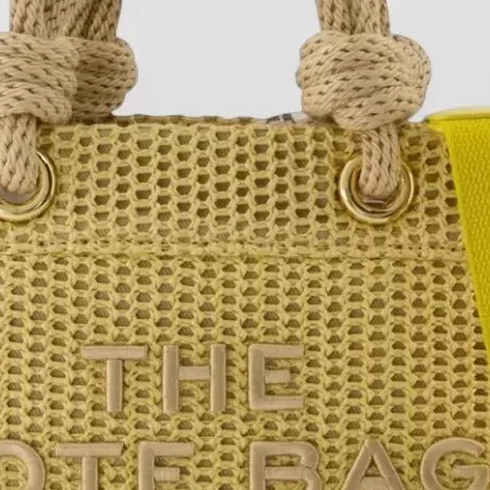 Sac cabas Marc Jacobs The Small Tote Bag jaune, détail