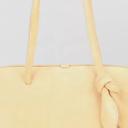 Jacquemus Le Turismo in Peach, detail