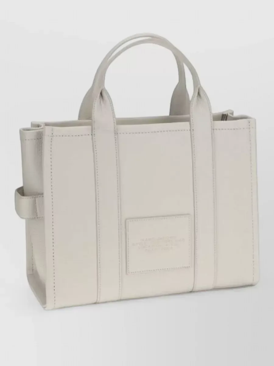 Marc Jacobs The Leather Tote Bag بالبيج، صورة 2