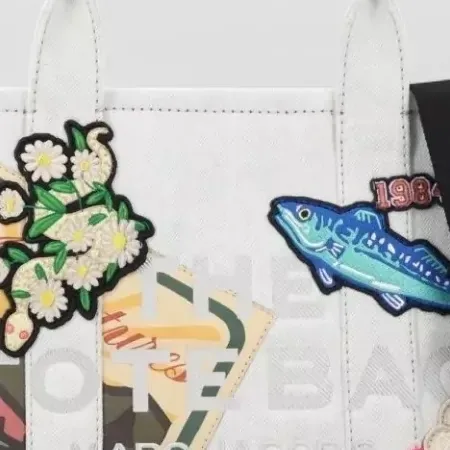 Marc Jacobs The Medium Tote Bag in Weiß, Detail