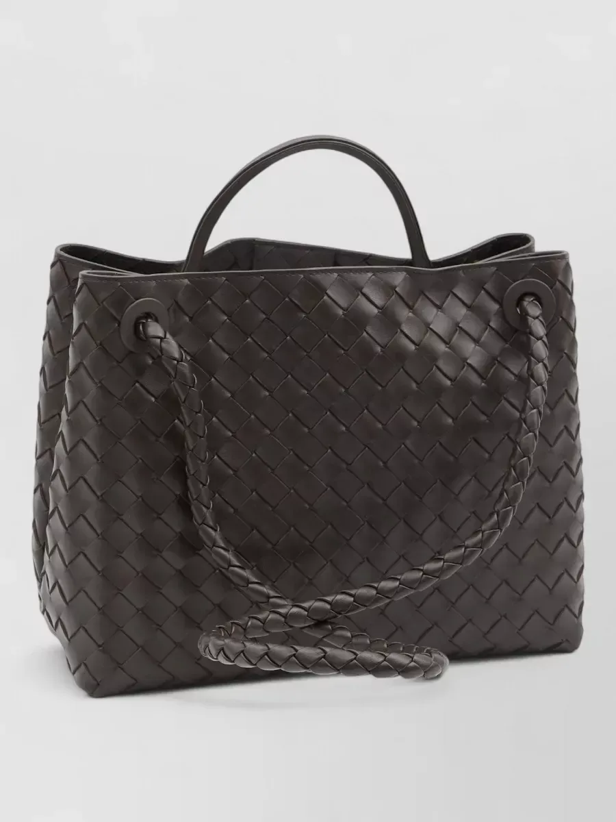 Bottega Veneta Andiamo Medium in Brown, photo 2