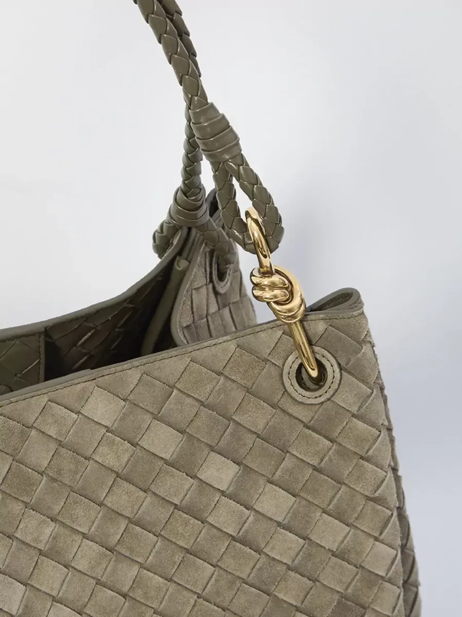 Bottega Veneta Parachute Large in Oliva, foto 3