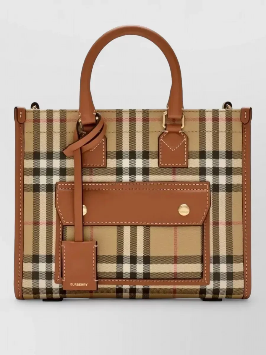 Burberry Freya Mini باللون البيج، الصورة 1