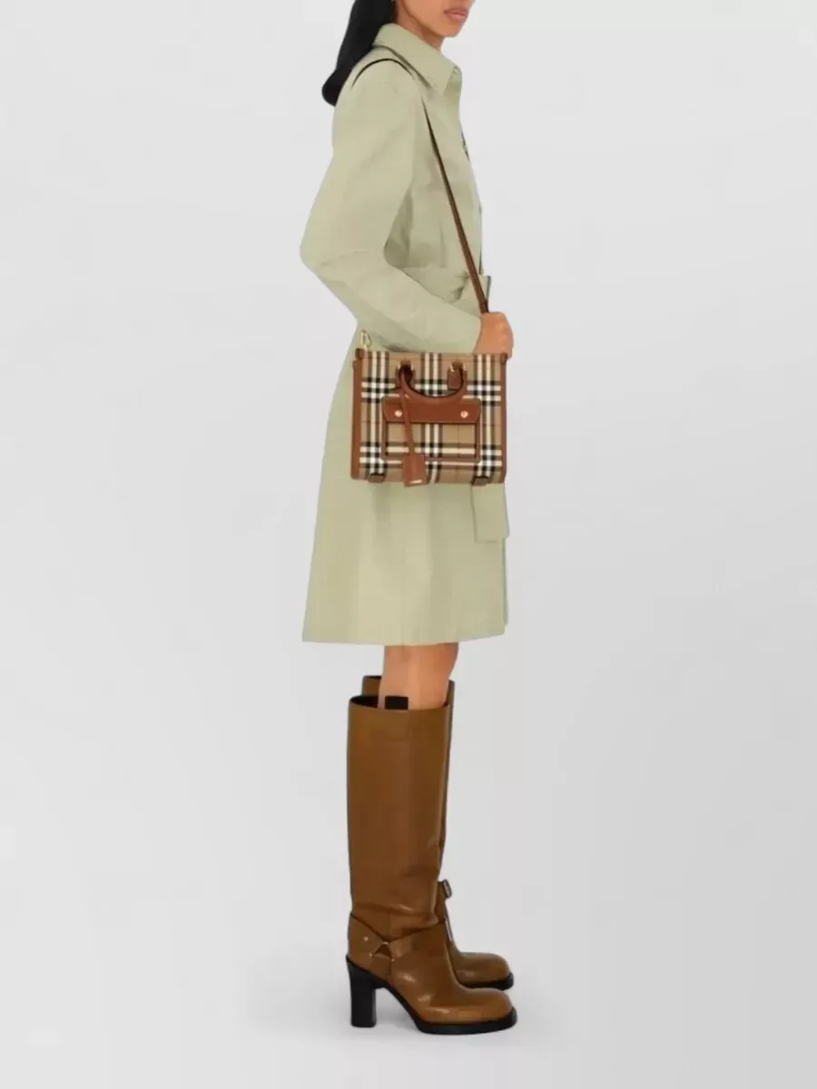 Burberry Freya Mini باللون البيج، الصورة 3