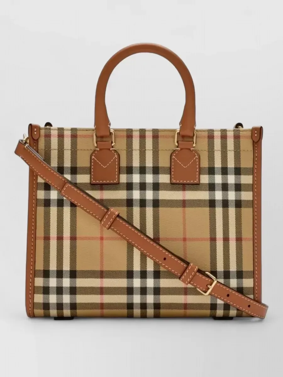 Burberry Freya Mini باللون البيج، الصورة 4