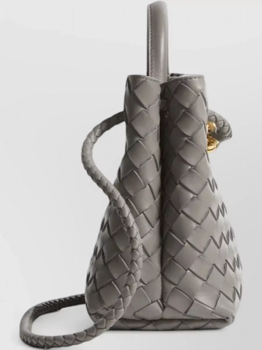 Bottega Veneta Andiamo Small in Grau, Foto 2