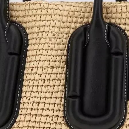Marc Jacobs The Tote Bag Small in Beige, Detail