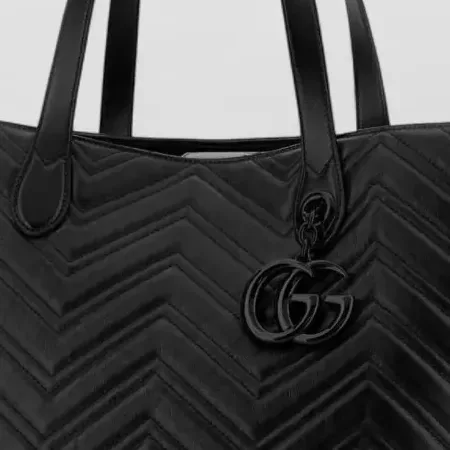 Gucci GG Marmont Large in Black, detail